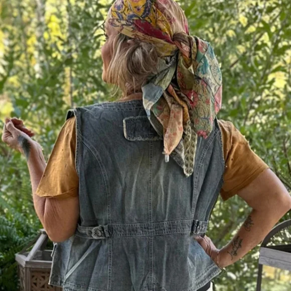Jaded Gypsy Alluring Dreams Denim Chambray Vest with Button Closure - Picture 2 of 3